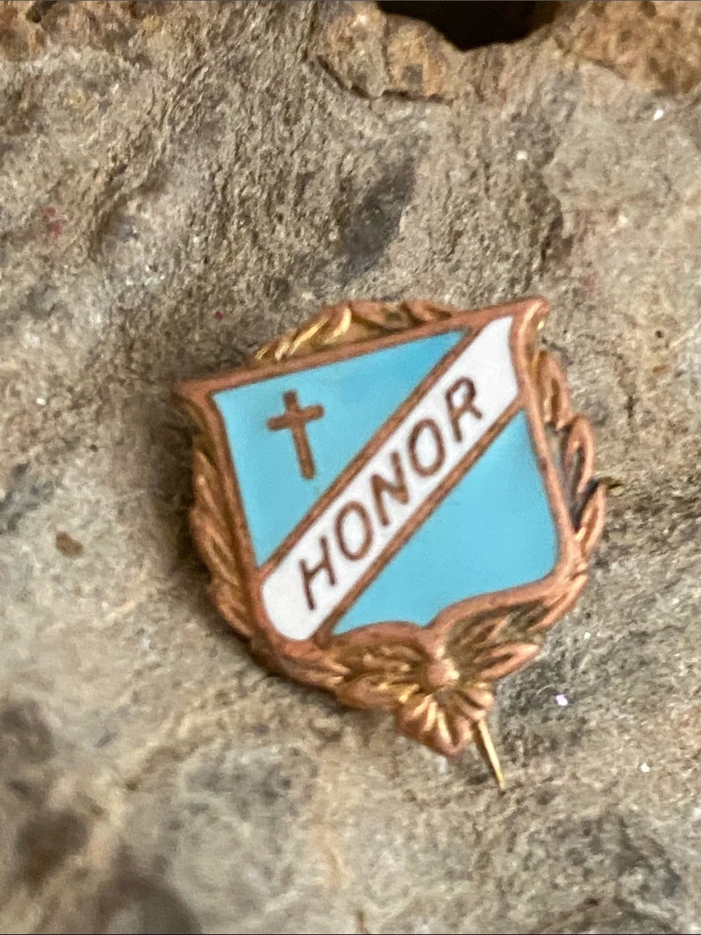 5/$10❤️❤️❤️Vintage 60s Catholic Honors Pin Broach